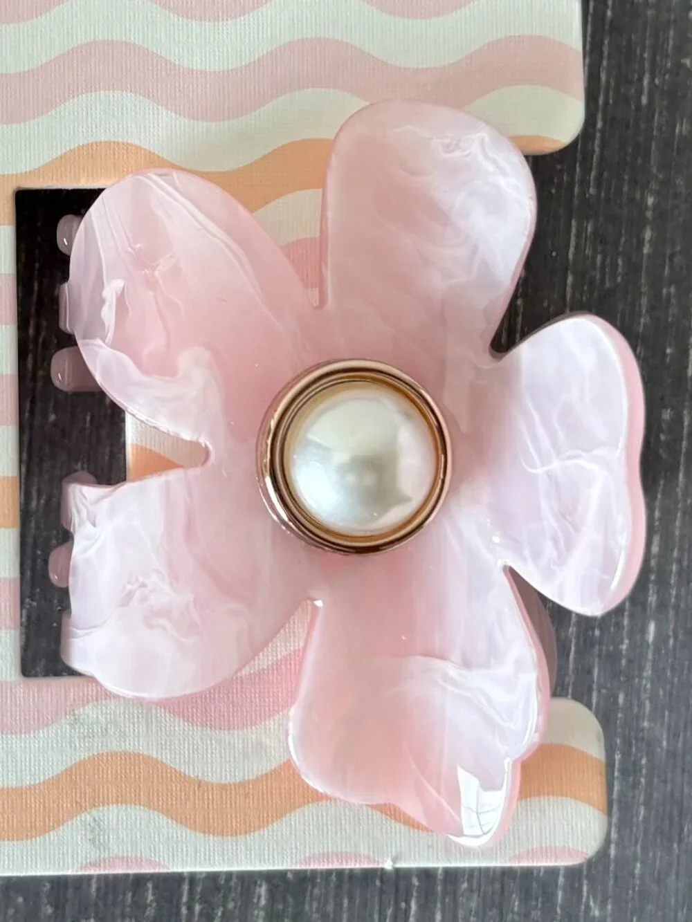 NWT - Piper K - Floral Hair Claw Clips - Set of 2 - Marbled White and Pink